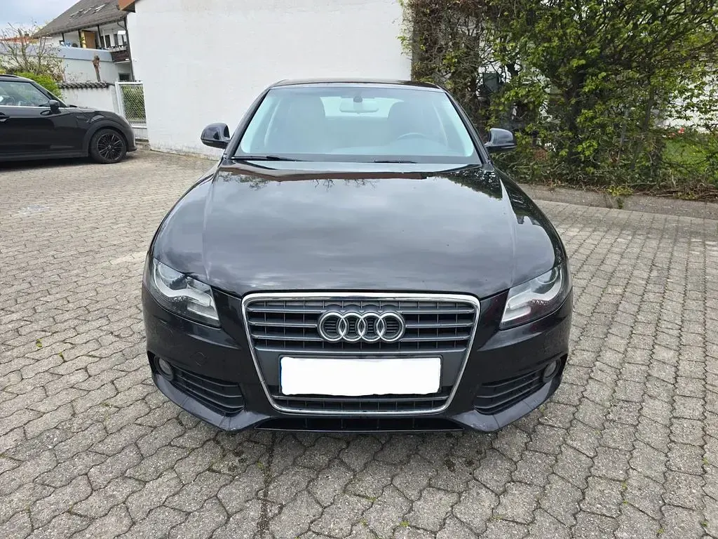 Second-hand Audi A4 Attraction 143 CP (105 kW) 2009 Negru Berlinǎ