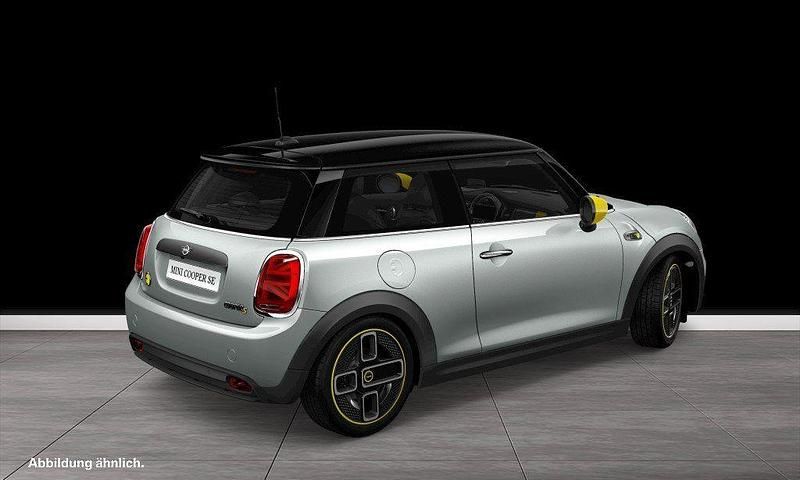 Gebraucht Mini Cooper SE Hatch 135 kW (184 PS) 2020 White silver Kleinwagen