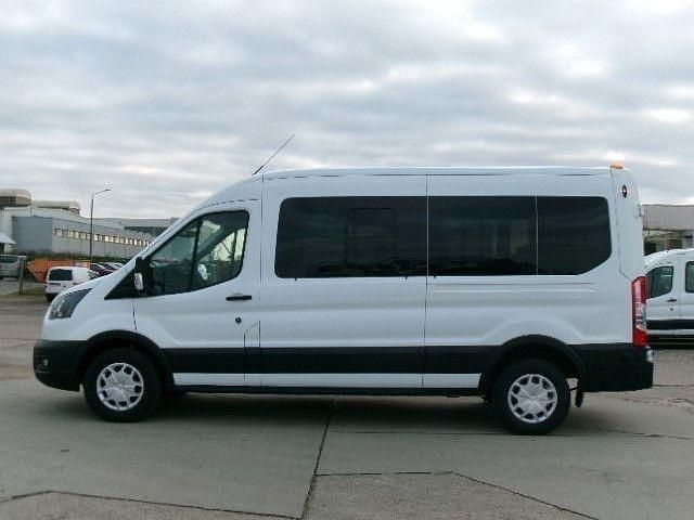 Neu Ford Transit Trend 131 PS (96 kW) 2025 Weiß Kombi