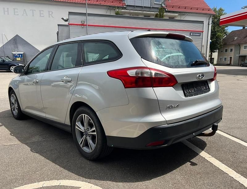 Usata Ford Focus 116 CV (85 kW) 2014 Argento Station wagon