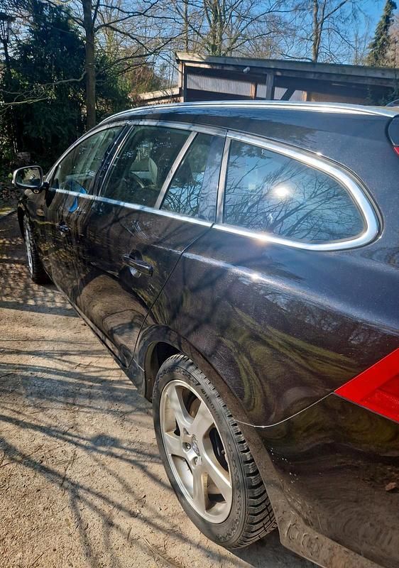 Gebraucht Volvo V60 205 PS (150 kW) 2010 Schwarz Kombi