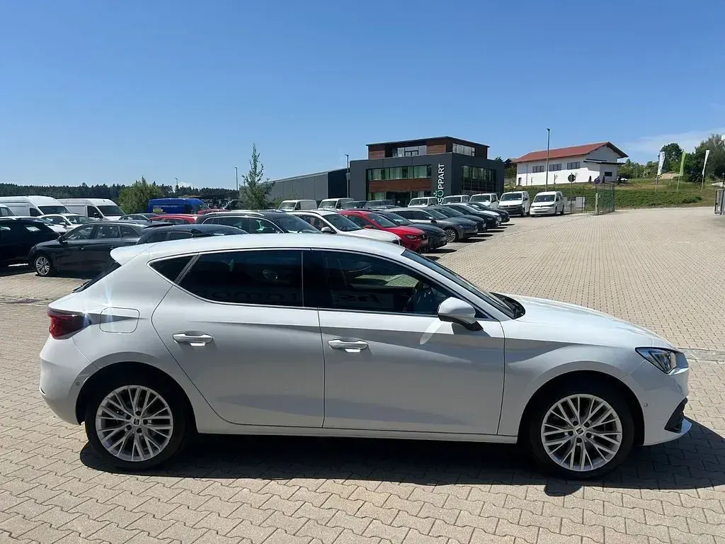 Gebraucht Seat Leon XCELLENCE 150 PS (110 kW) 2021 Weiß Limousine