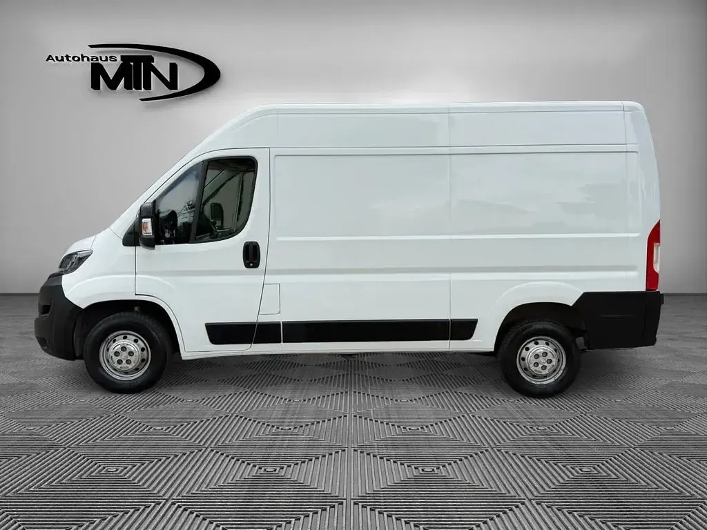 Gebraucht Peugeot Boxer 131 PS (96 kW) 2019 Weiß Van