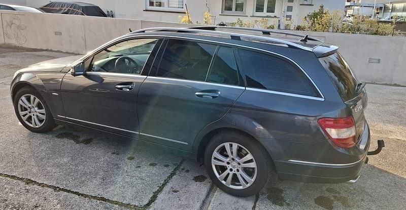 Gebraucht Mercedes C250 204 PS (150 kW) 2011 Grau Kombi