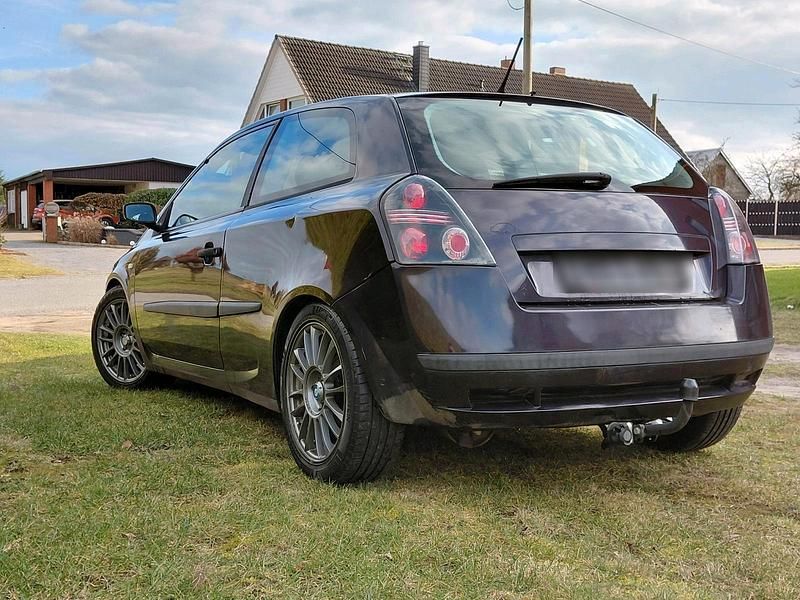 Gebraucht Fiat Stilo 103 PS (75 kW) 2003 Violet Kleinwagen
