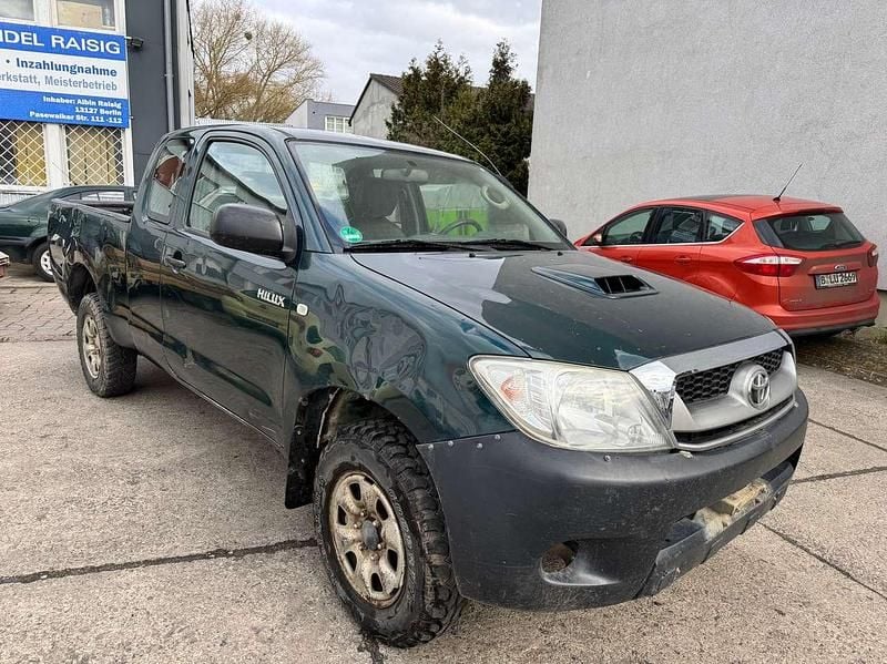 Gebraucht Toyota HiLux 144 PS (105 kW) 2010 Dark green mica metallic Pickup