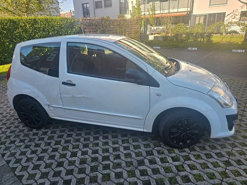 Gebraucht Citroën C2 Tonic 60 PS (44 kW) 2009 Weiß Kleinwagen
