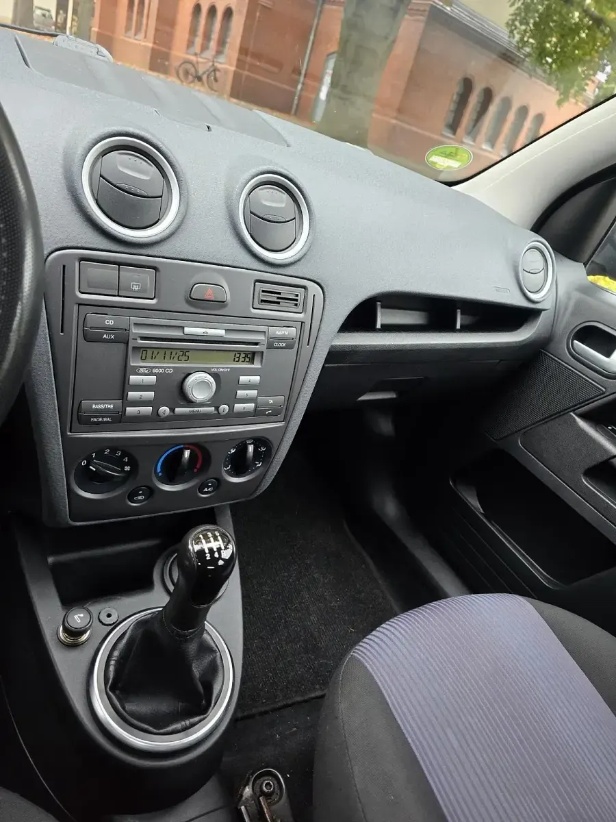 Gebraucht Ford Fusion 80 PS (58 kW) 2009 Blau Kleinwagen