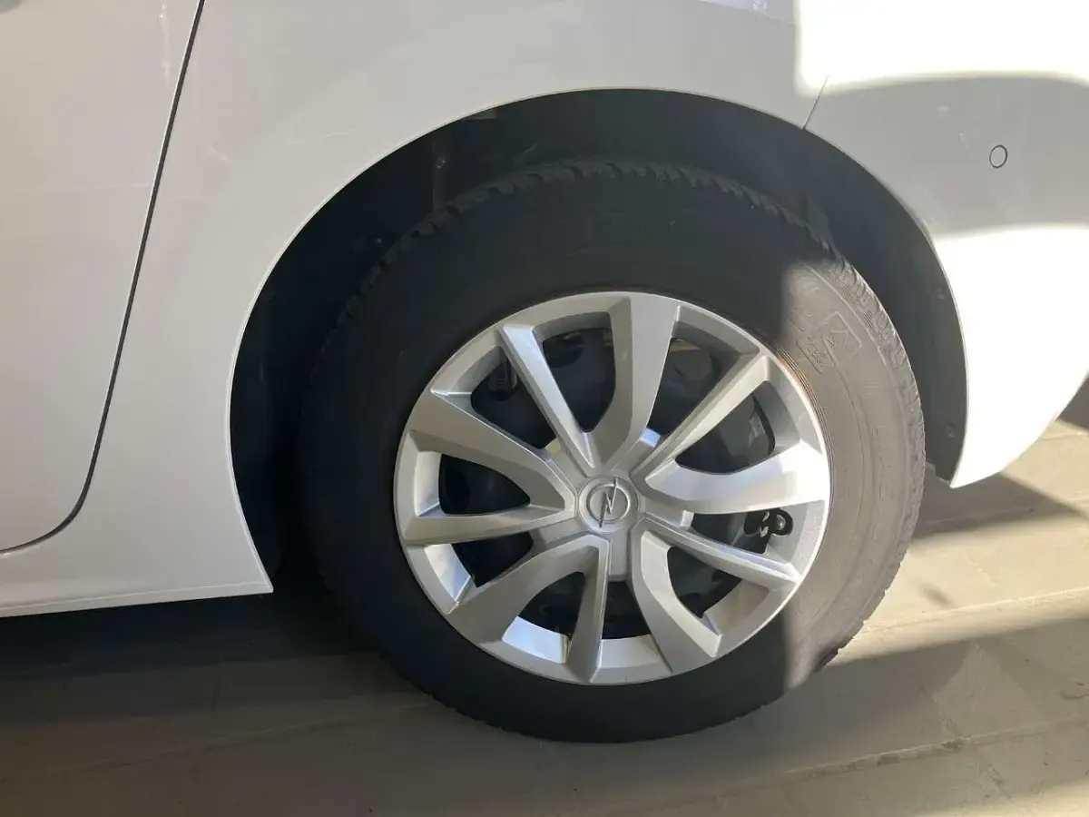 Gebraucht Opel Corsa 75 PS (55 kW) 2023 Weiß Kleinwagen