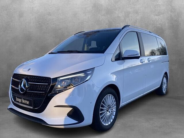 Weiß Gebraucht 2025 Mercedes V220 Style Van / Kleinbus | 67.349 € (Teuer) - Bild 1/4