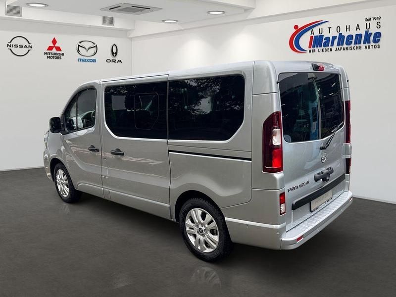 Second-hand Nissan Primastar Tekna 150 CP (110 kW) 2025 Argintiu Monovolum