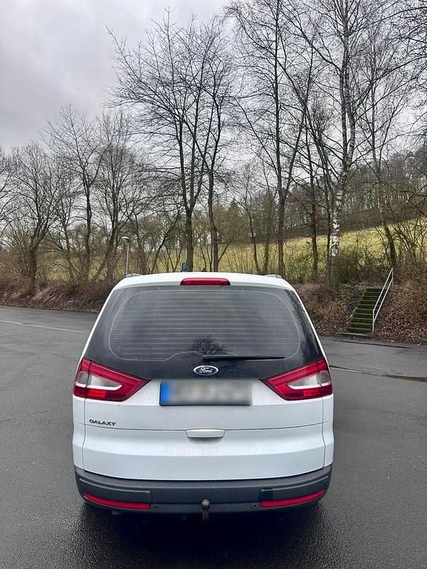 Gebraucht Ford Galaxy 163 PS (119 kW) 2014 Weiß Van / Kleinbus