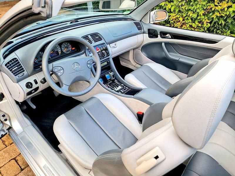 Gebraucht Mercedes CLK320 Avantgarde 218 PS (160 kW) 2001 Silber Cabrio