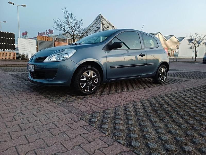 Gebraucht Renault Clio II Dynamique 75 PS (55 kW) 2006 Blau Limousine