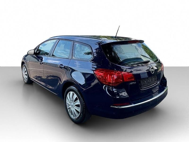 Gebraucht Opel Astra Selection 116 PS (85 kW) 2014 Blau Kombi