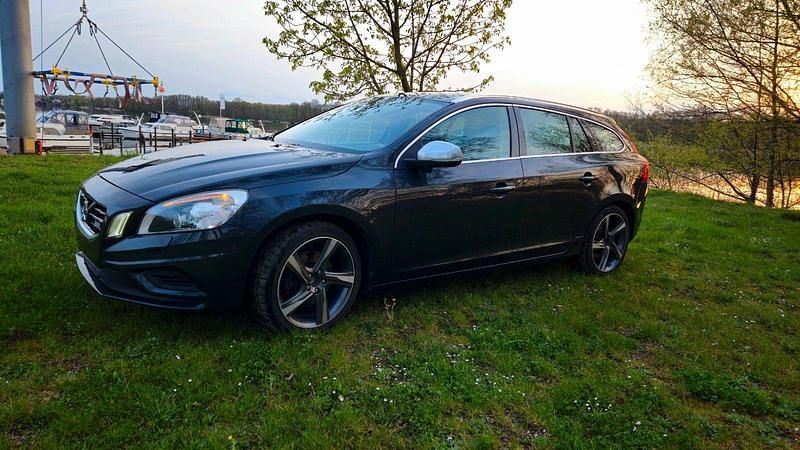 Gebraucht Volvo V60 215 PS (158 kW) 2013 Grau Kombi