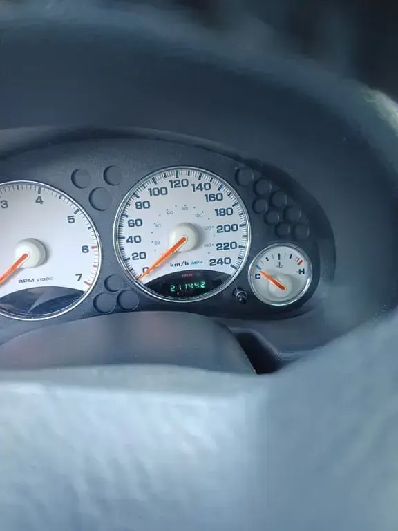 Käytetty Jeep Cherokee 211 HP (155 kW) 2003 Hopea Katumaasturi