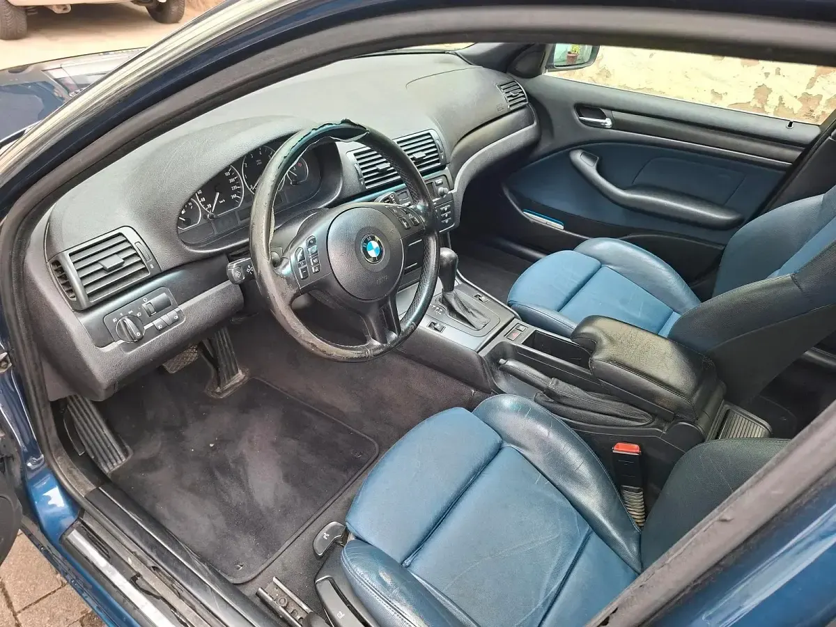 Gebraucht BMW 325 192 PS (141 kW) 2004 Blau Limousine