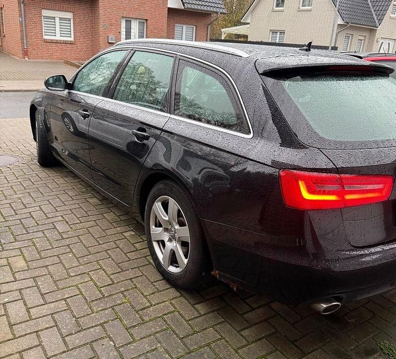 Gebraucht Audi A6 204 PS (150 kW) 2014 Schwarz Kombi