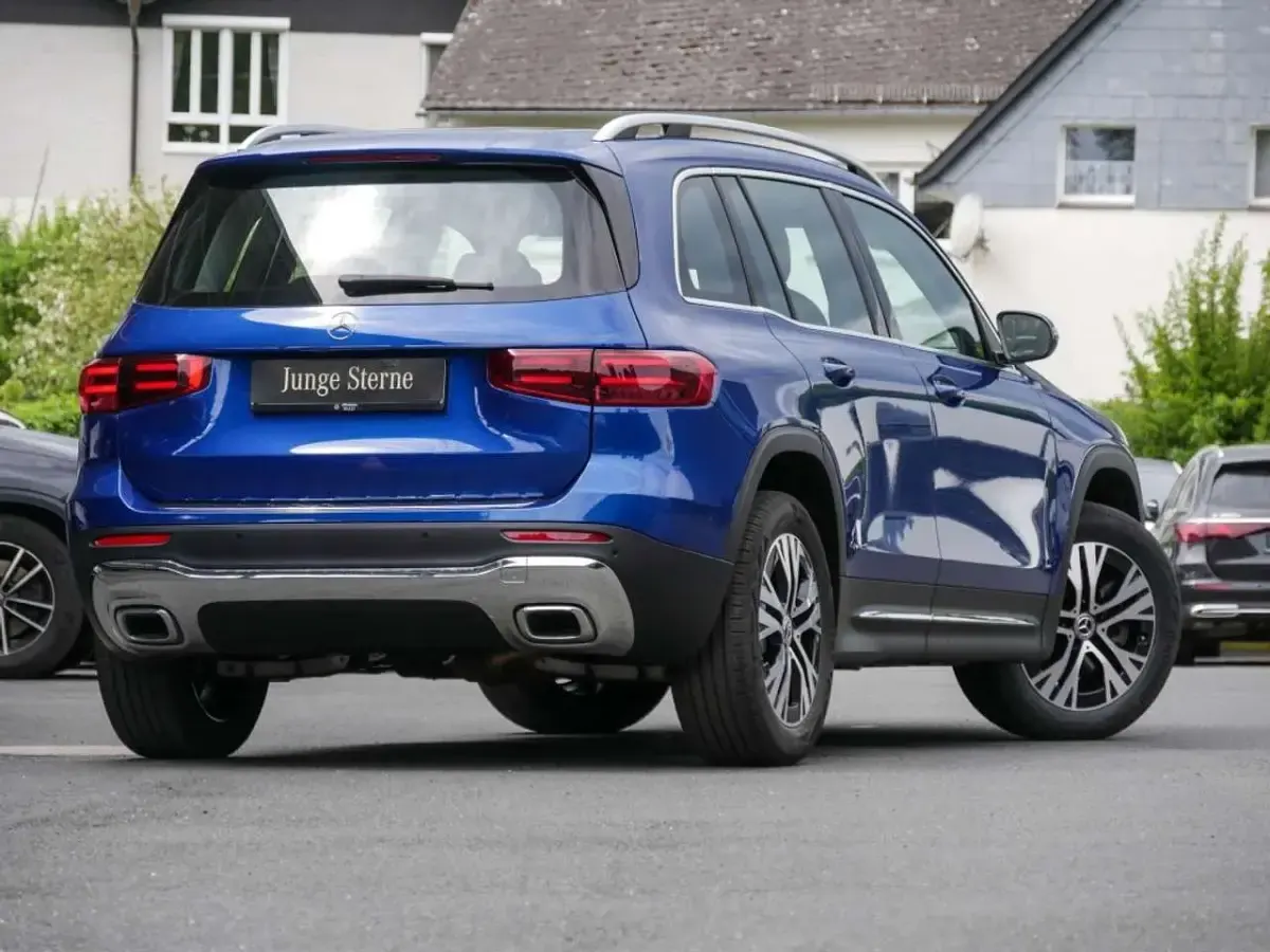 Gebraucht Mercedes GLB220 Progressive 190 PS (139 kW) 2025 Blau metalliclack spektralblau SUV