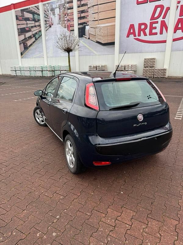 Gebraucht Fiat Punto 69 PS (50 kW) 2011 Blau Kleinwagen