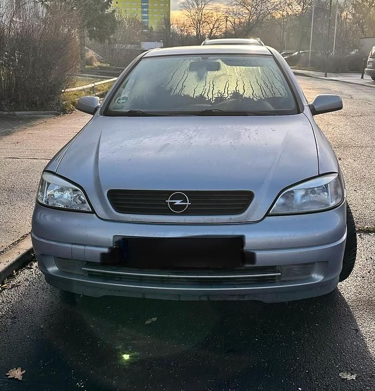 Gebraucht Opel Astra 75 PS (55 kW) 1999 Silber Limousine