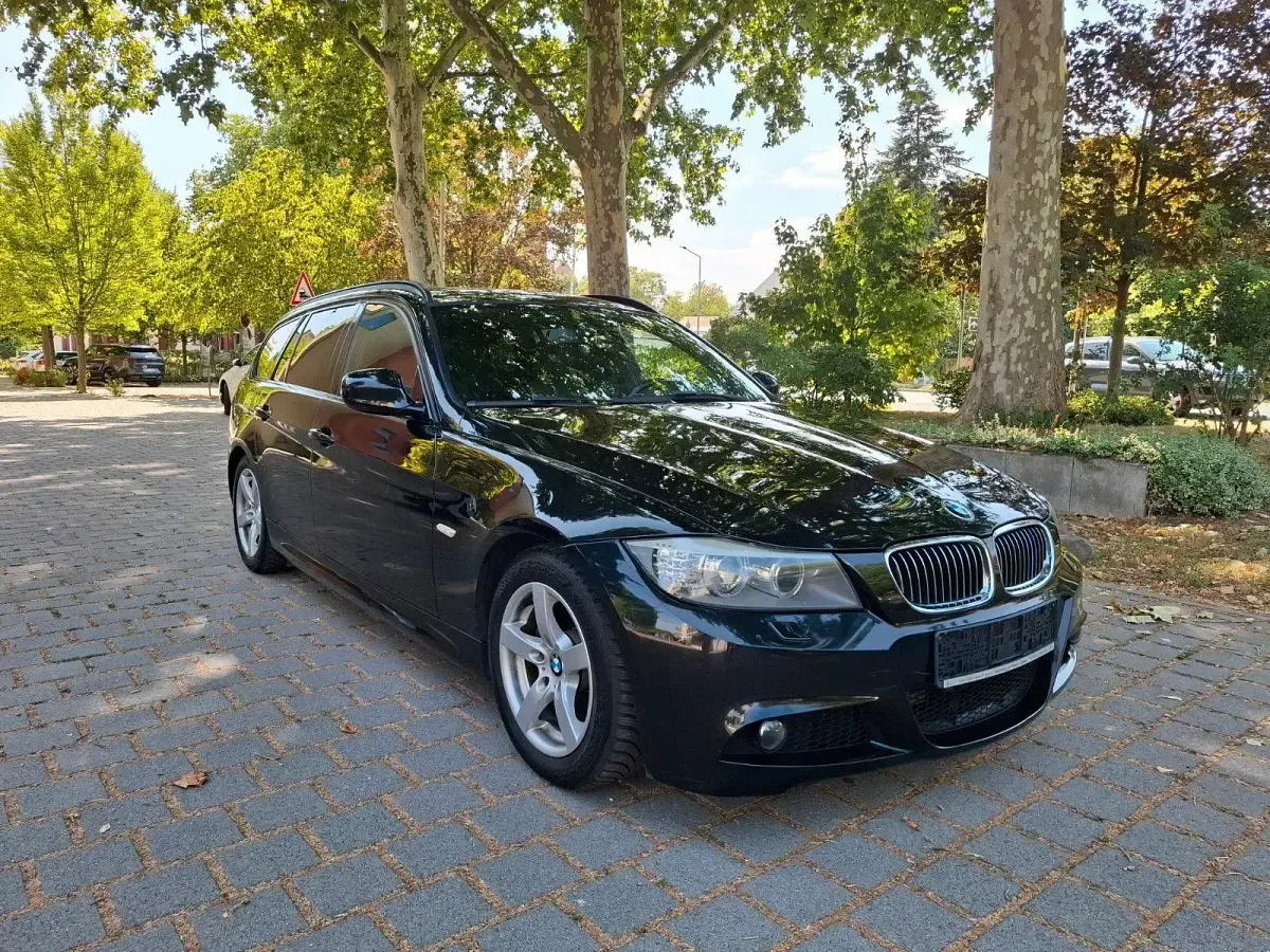 Gebraucht BMW 320 M Sport 184 PS (135 kW) 2011 Schwarz Kombi