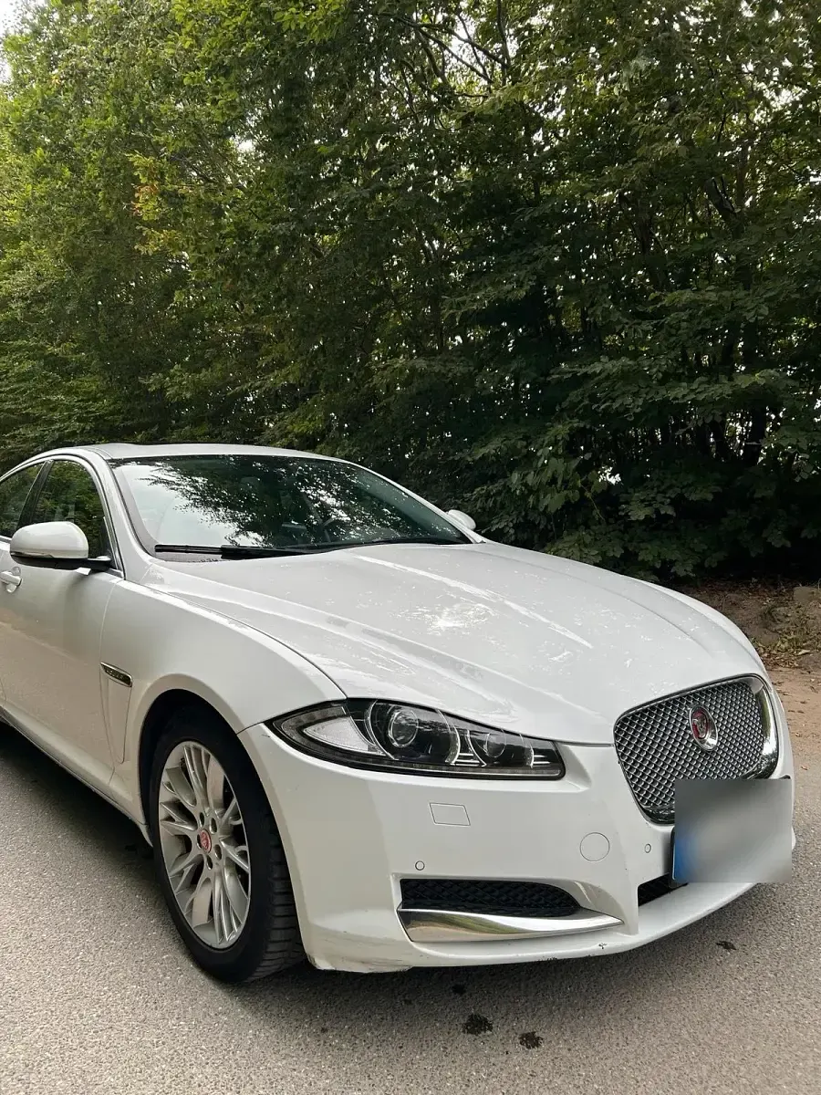 Gebraucht Jaguar XF 200 PS (147 kW) 2015 Weiß Limousine