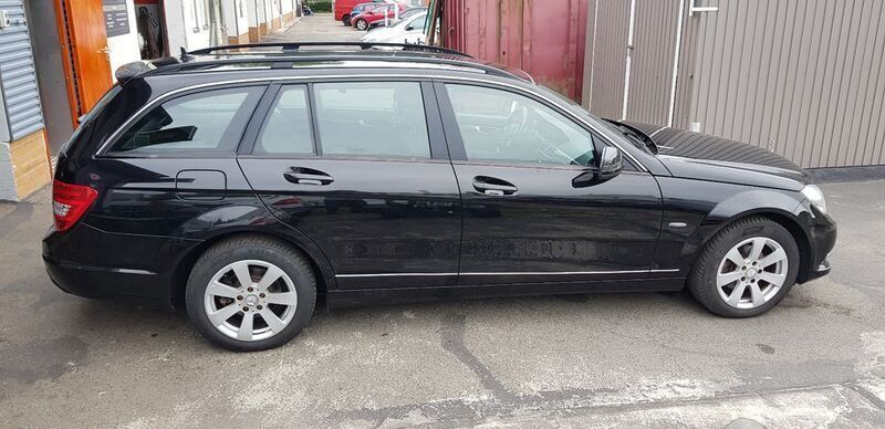 Gebraucht Mercedes C180 Elegance 120 PS (88 kW) 2012 Schwarz Kombi