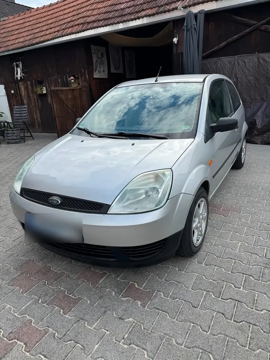 Gebraucht Ford Fiesta 80 PS (58 kW) 2003 Silber Kleinwagen