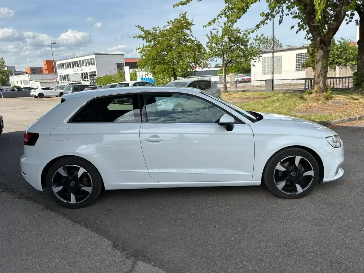 Gebraucht Audi A3 Sport 150 PS (110 kW) 2017 Weiß Limousine
