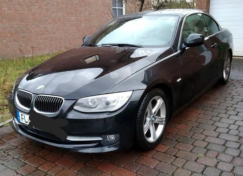 Gebraucht BMW 325 Cabriolet 218 PS (160 kW) 2012 Schwarz Cabrio