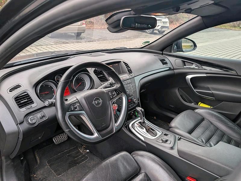 Gebraucht Opel Insignia 194 PS (142 kW) 2012 Schwarz Kombi