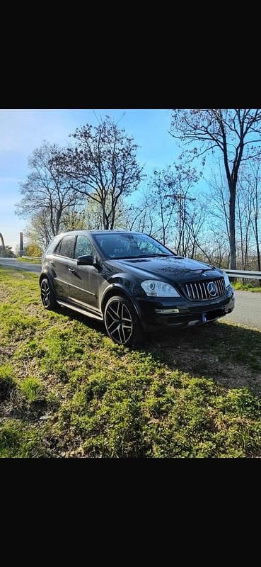 Gebraucht Mercedes ML320 224 PS (164 kW) 2008 Schwarz SUV
