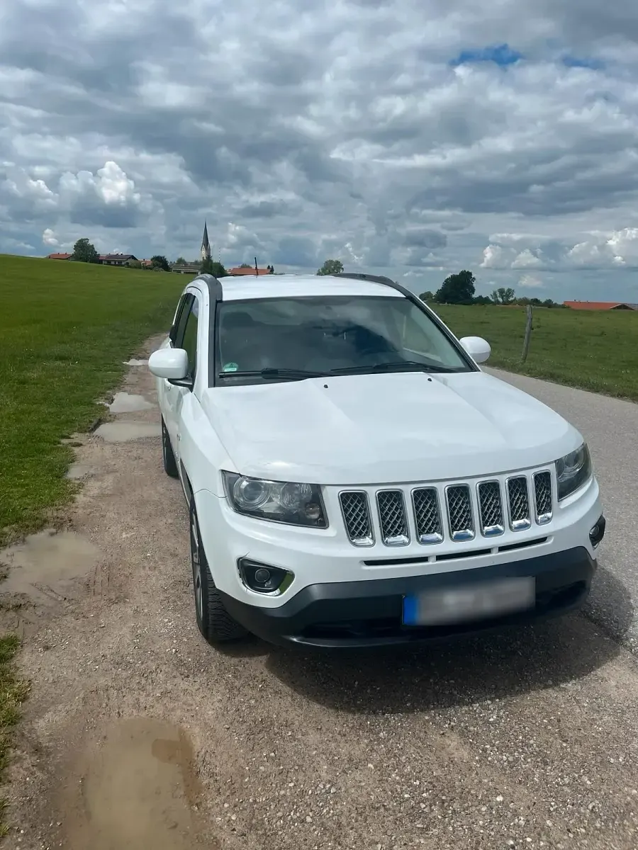 Gebraucht Jeep Compass Limited 170 PS (125 kW) 2013 Weiß SUV