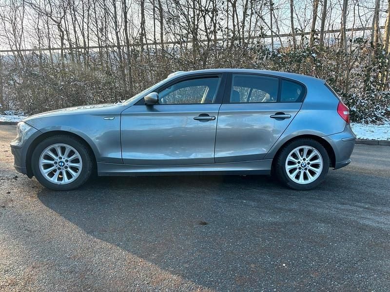 Gebraucht BMW 116 122 PS (89 kW) 2008 Grau Kleinwagen