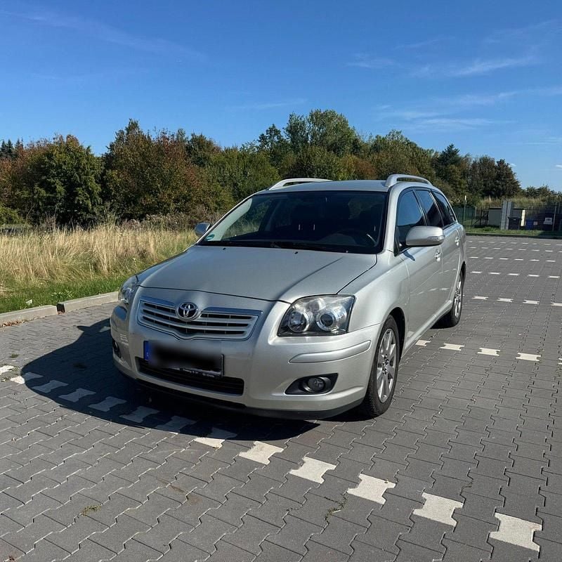 Silber Gebraucht 2009 Toyota Avensis Kombi | 4.000 € (Guter Preis) - Bild 1/4