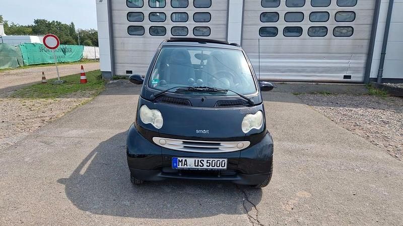 Schwarz Gebraucht 2001 Smart ForTwo Cabrio Passion Cabrio | 1.950 € (Fairer Preis) - Bild 1/4