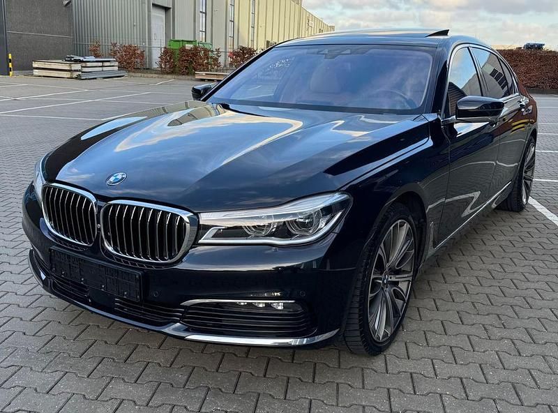 Schwarz Gebraucht 2016 BMW 740L Limousine | 18.400 € (Guter Preis) - Bild 1/4