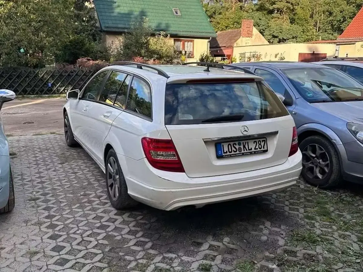 Gebraucht Mercedes C200 Elegance 136 PS (100 kW) 2012 Weiß Kombi