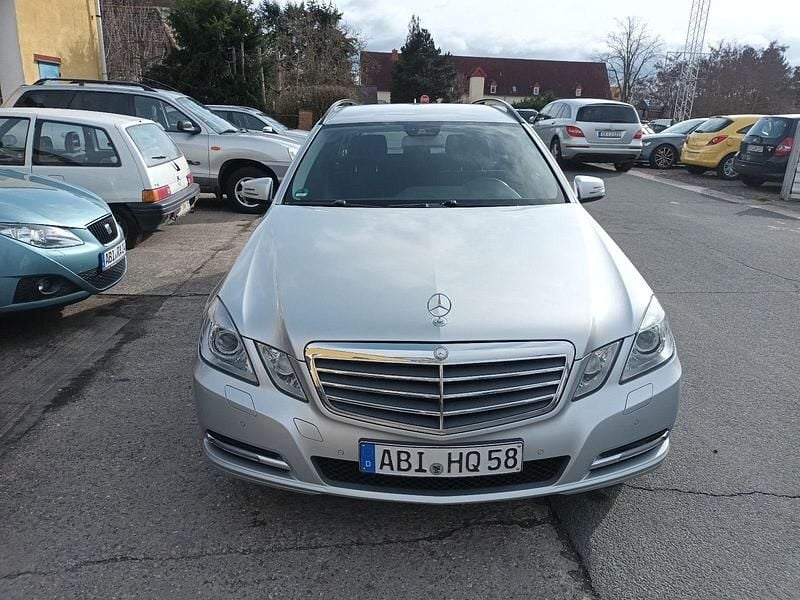 Gebraucht Mercedes E350 265 PS (194 kW) 2012 Silber Kombi