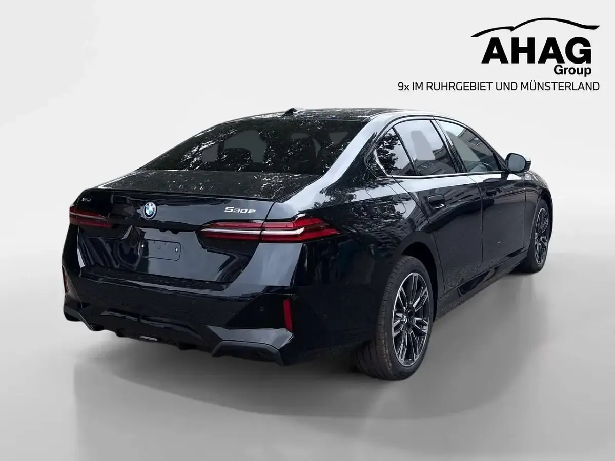 Neu BMW 530e Comfort Edition 299 PS (219 kW) 2026 Carbonschwarz Limousine