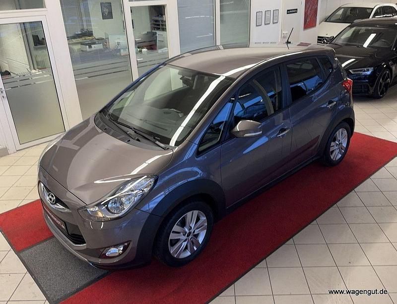 Braun Gebraucht 2015 Hyundai ix20 Kleinwagen | 9.990 € (Etwas zu teuer) - Bild 1/4