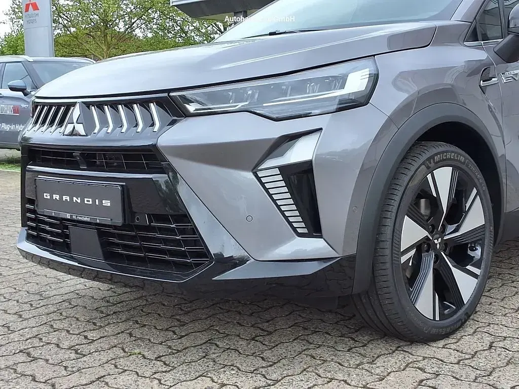 Neu Mitsubishi Grandis Edition 158 PS (116 kW) 2026 Grau SUV