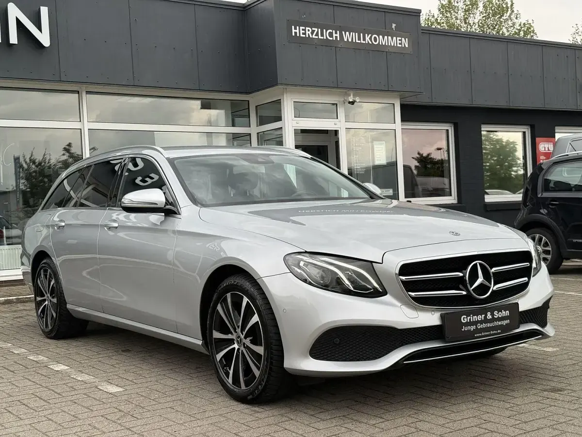 Second-hand Mercedes E220 Avantgarde 194 CP (142 kW) 2020 Argintiu Break