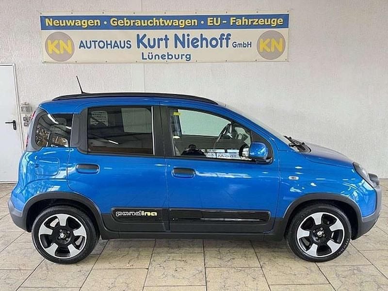 Venezia blau/schwarz bicolore Neu 2025 Fiat Grande Panda Cross Kleinwagen | 19.680 € (Teuer) - Bild 1/4