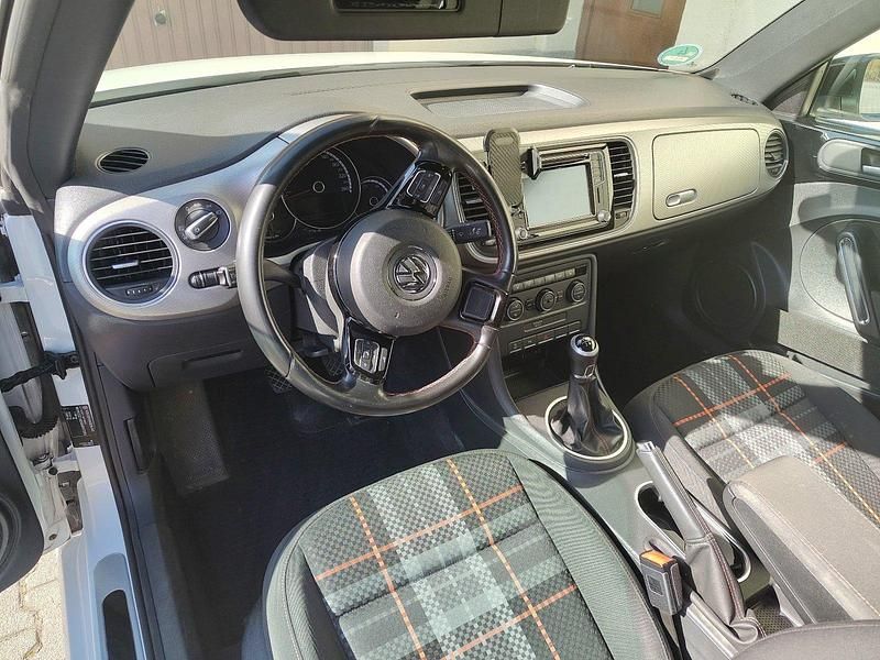 Gebraucht VW Beetle 104 PS (76 kW) 2016 Weiß Kleinwagen