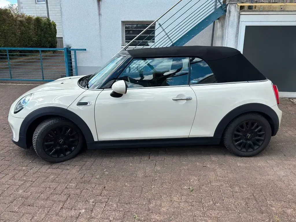Gebraucht Mini One Cabriolet 102 PS (75 kW) 2017 Weiß Cabrio