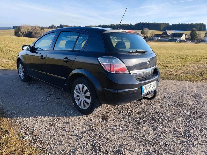 Gebraucht Opel Astra 116 PS (85 kW) 2007 Schwarz Kleinwagen