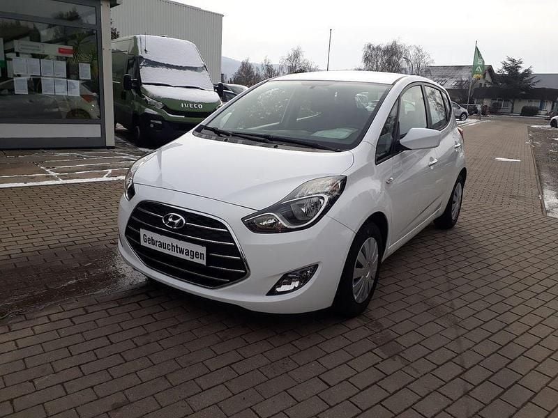 Gebraucht Hyundai ix20 Classic 90 PS (66 kW) 2016 Weiß Kleinwagen